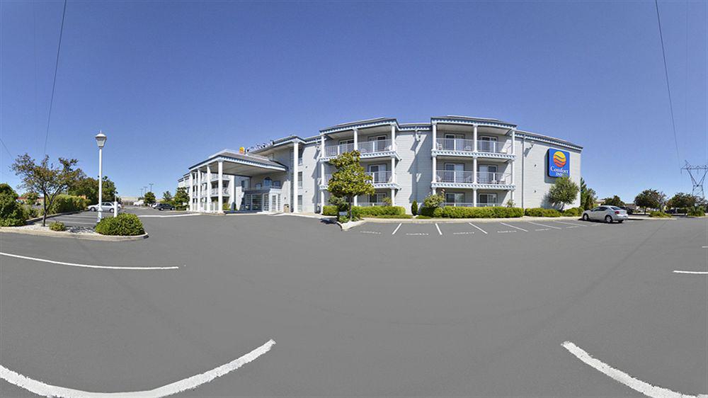 Comfort Inn Redding Near I-5 Ngoại thất bức ảnh